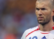 出色发挥引发热议！，德罗巴在掘金比赛中表现优异引发球迷热议